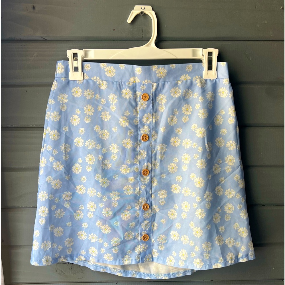 🩵🤍Blue Mini Skirt with Daisy Flowers🩵🤍